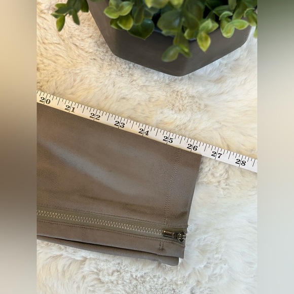 Athleta Delancey Gleam Moto Tight in Taupe Small Petite - Picture 6 of 6